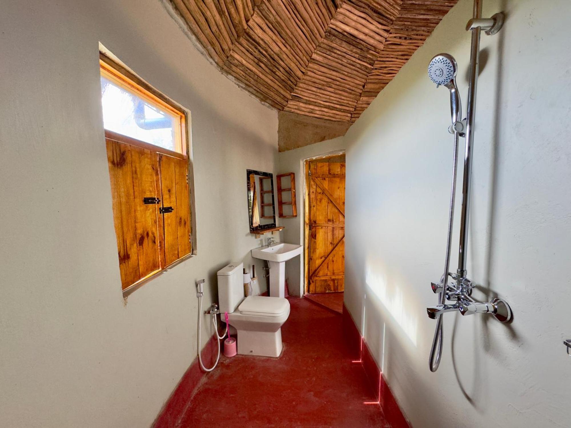 Maasai Eco Boma & Lodge - Experience Maasai Culture Makuyuni エクステリア 写真