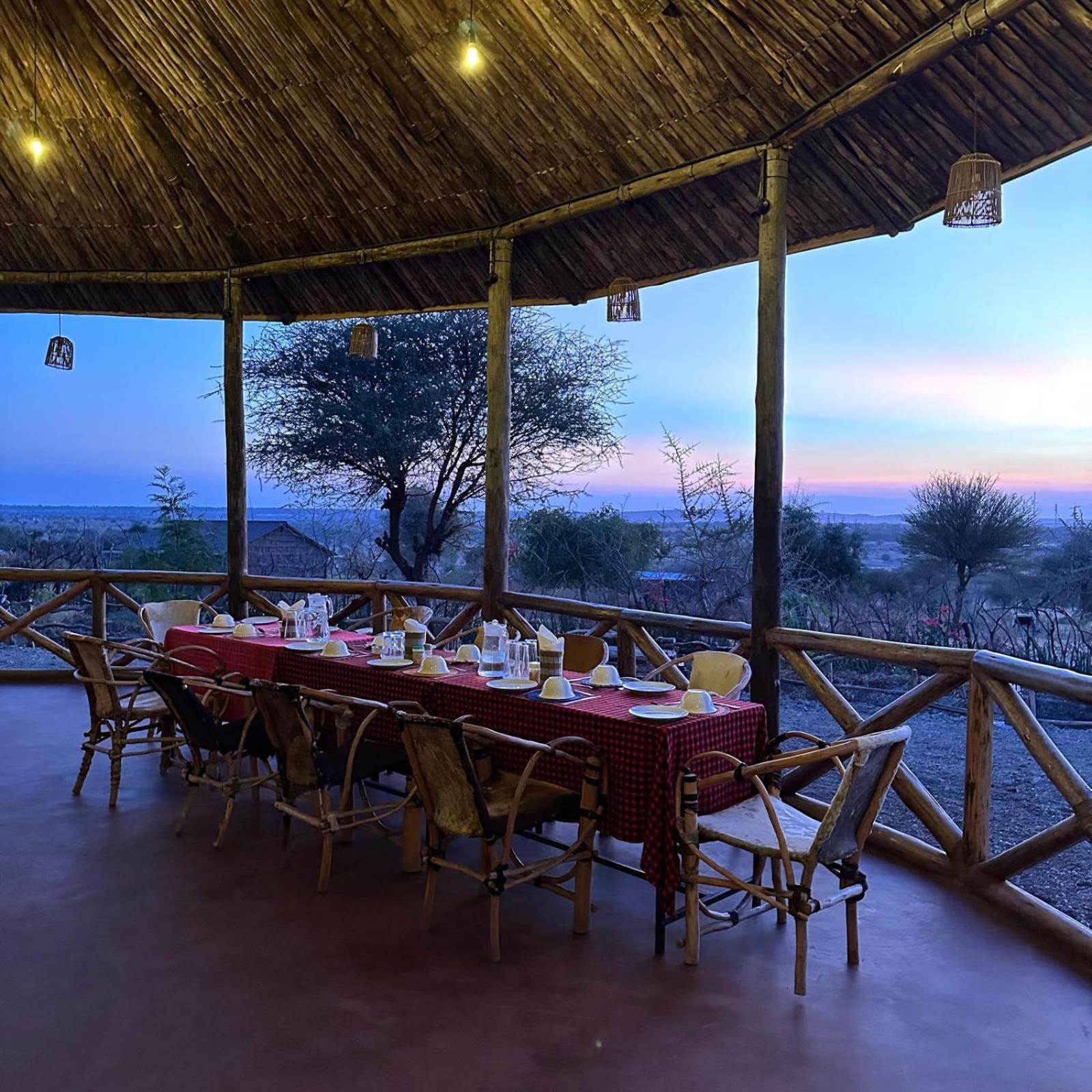 Maasai Eco Boma & Lodge - Experience Maasai Culture Makuyuni エクステリア 写真