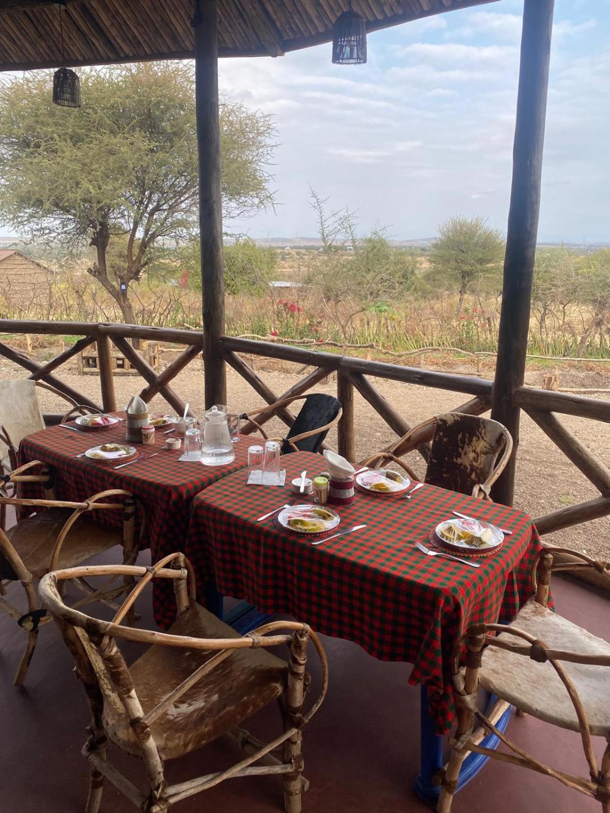 Maasai Eco Boma & Lodge - Experience Maasai Culture Makuyuni エクステリア 写真