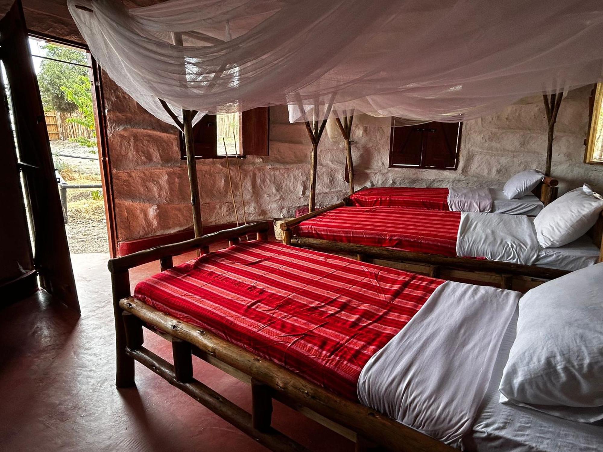 Maasai Eco Boma & Lodge - Experience Maasai Culture Makuyuni エクステリア 写真
